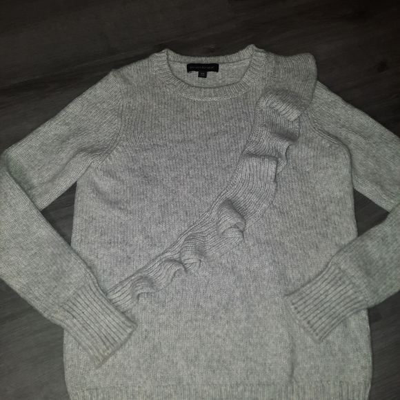 Banana Republic Ruffle Front Crewneck Sweater - Picture 4 of 6